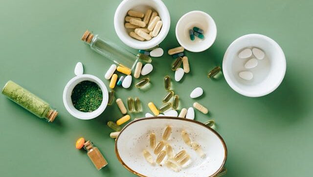 Explore migraine medications vs. natural supplements to manage migraine attacks, prevent triggers, and support long-term headache relief.